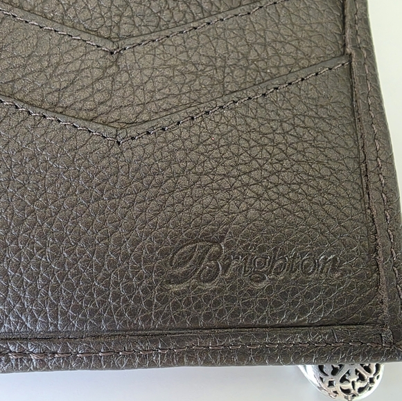 Brighton Ferrara Folio Wallet Pebbled Gray Leather Medallion Accent- Like New - Picture 9 of 13